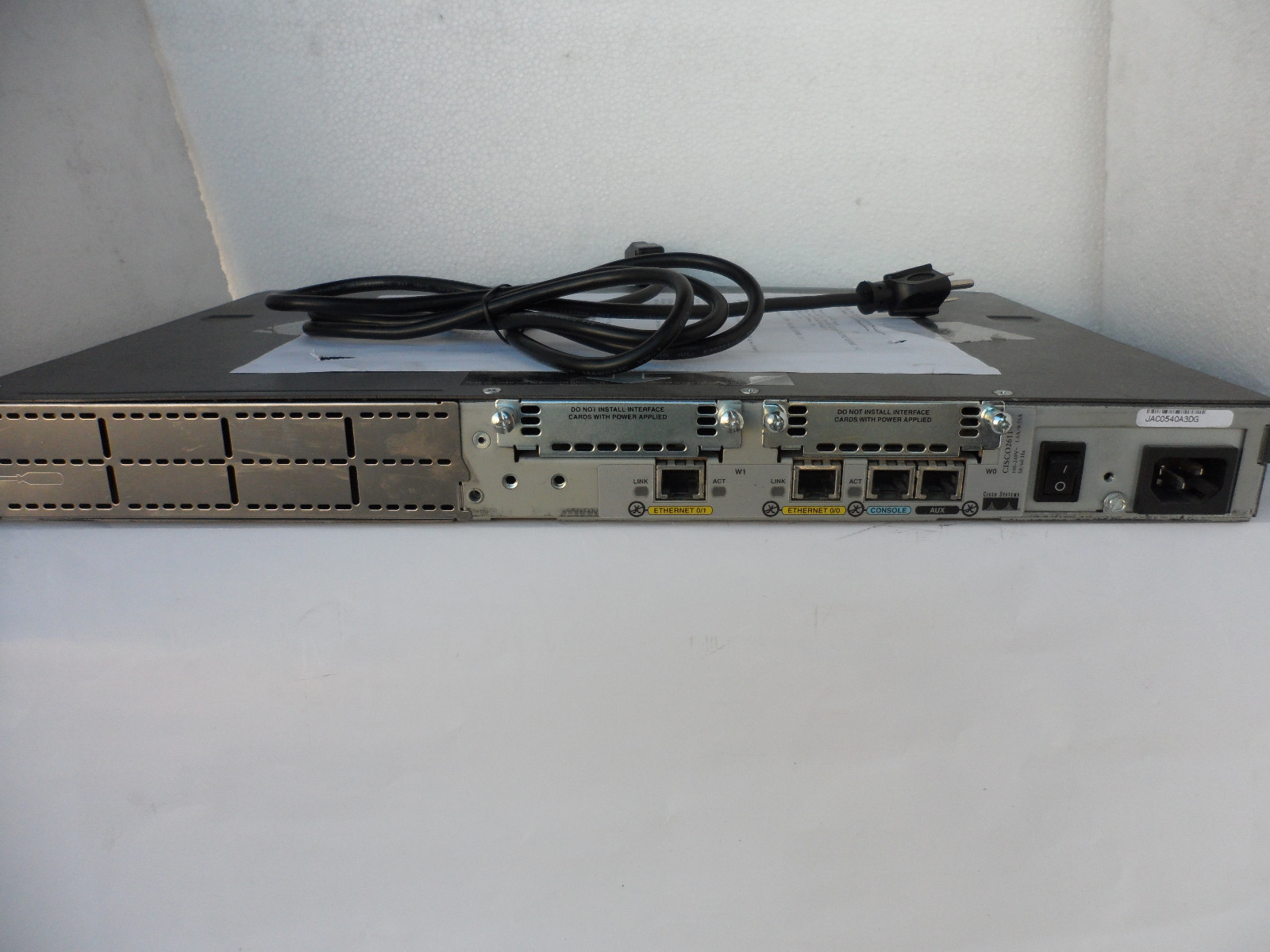 Cisco 2610 16F/40D 12.3 IOS 1 x Ethernet Interfaces  VPN CCNA CCVP CCNP CCIE