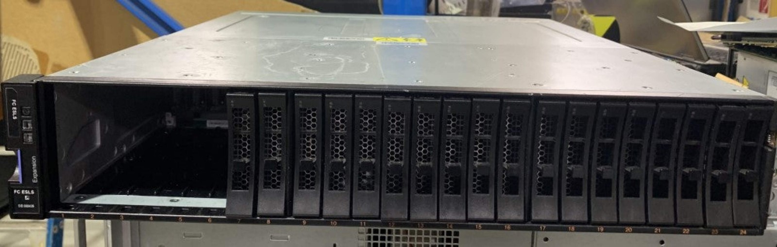 2107-D04 IBM DS8880 24-Bay SAS SFF Expansion Storage Array FC ESLS