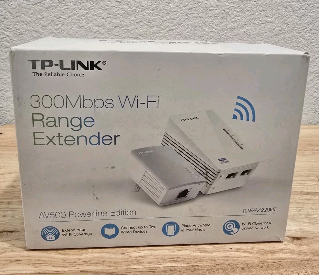 TP-LINK AV500 300Mbps Powerline Wi-Fi Range Extender TL-WPA4220KIT