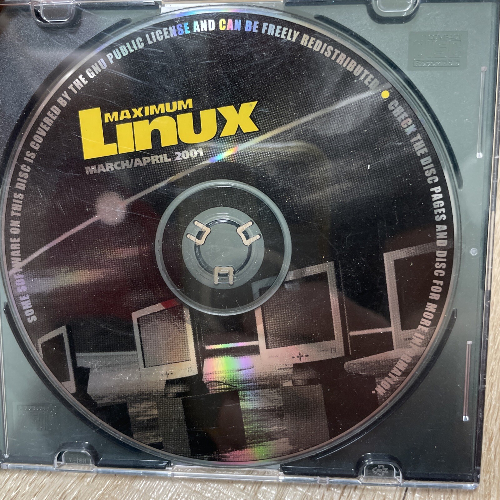 Maximum Linux March / April 2001 CD Software Vintage