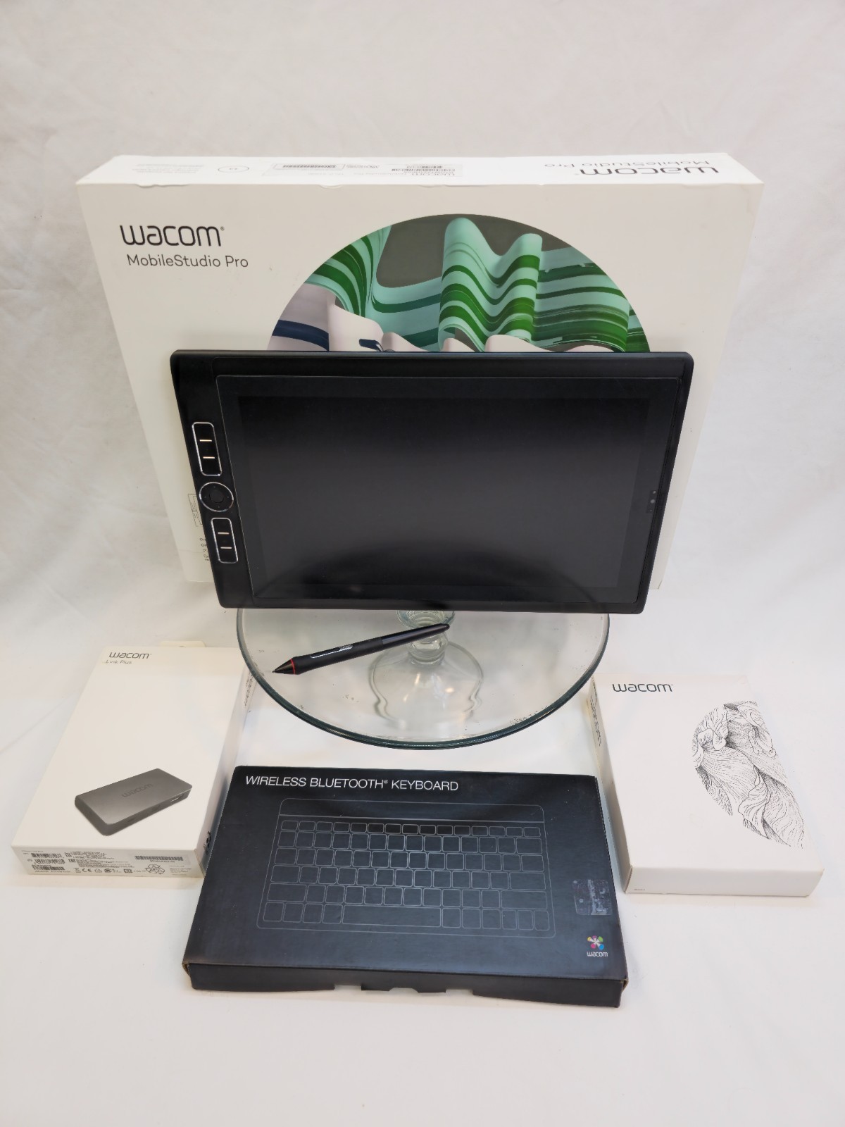 Wacom MobileStudio Pro 13" i7 512GB DTH-W1321 w/ Extras