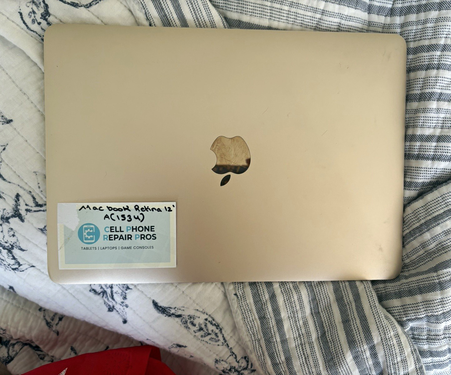 Apple MacBook Retina 12in Gold (2017) Core m3 1.2GHz 8GB 256GB SSD USB-C