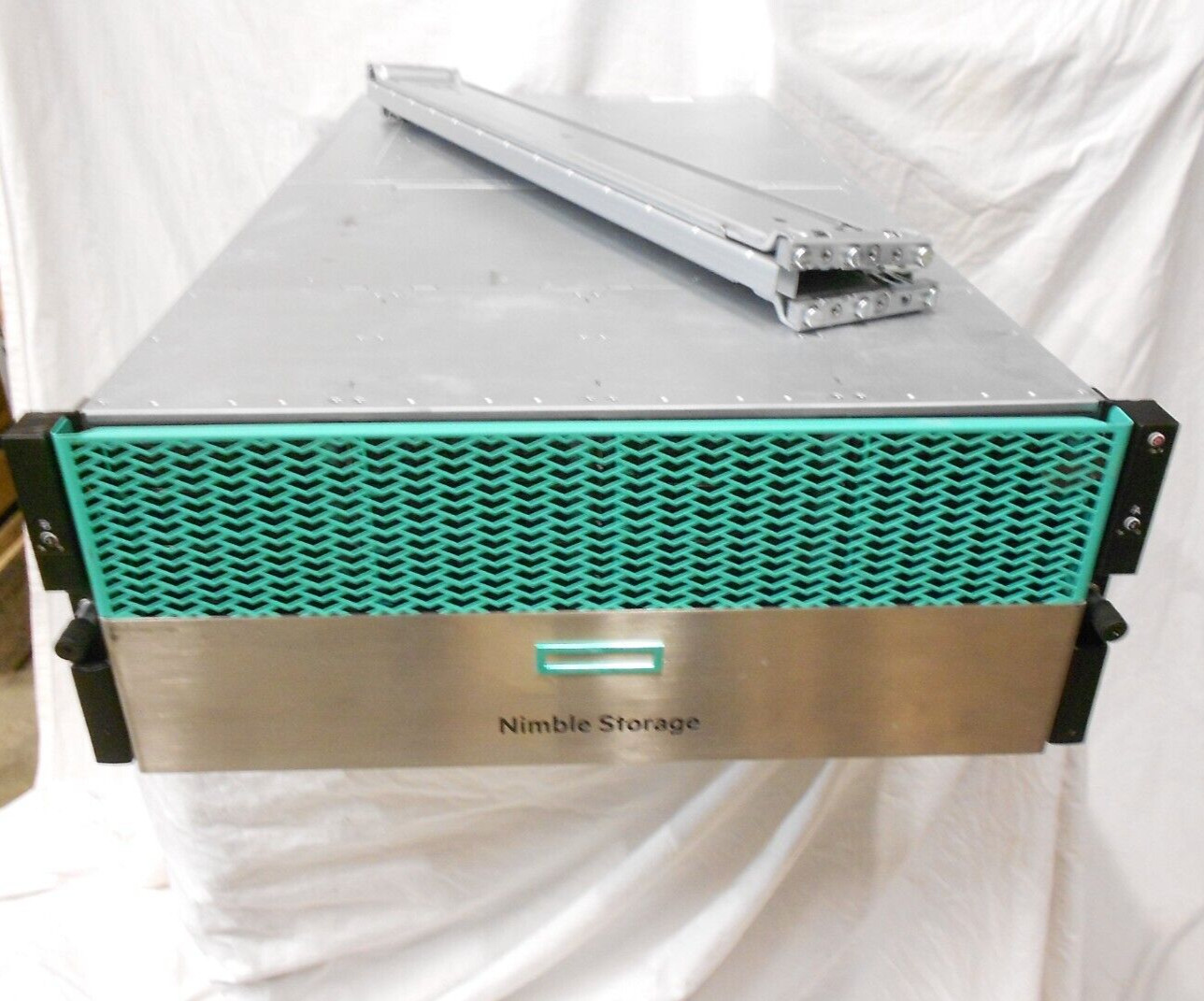 HPE HP Nimble Storage Array SAN HF60 21x 6TB SAS 6x 3.84TB SSD 10GbE 126TB