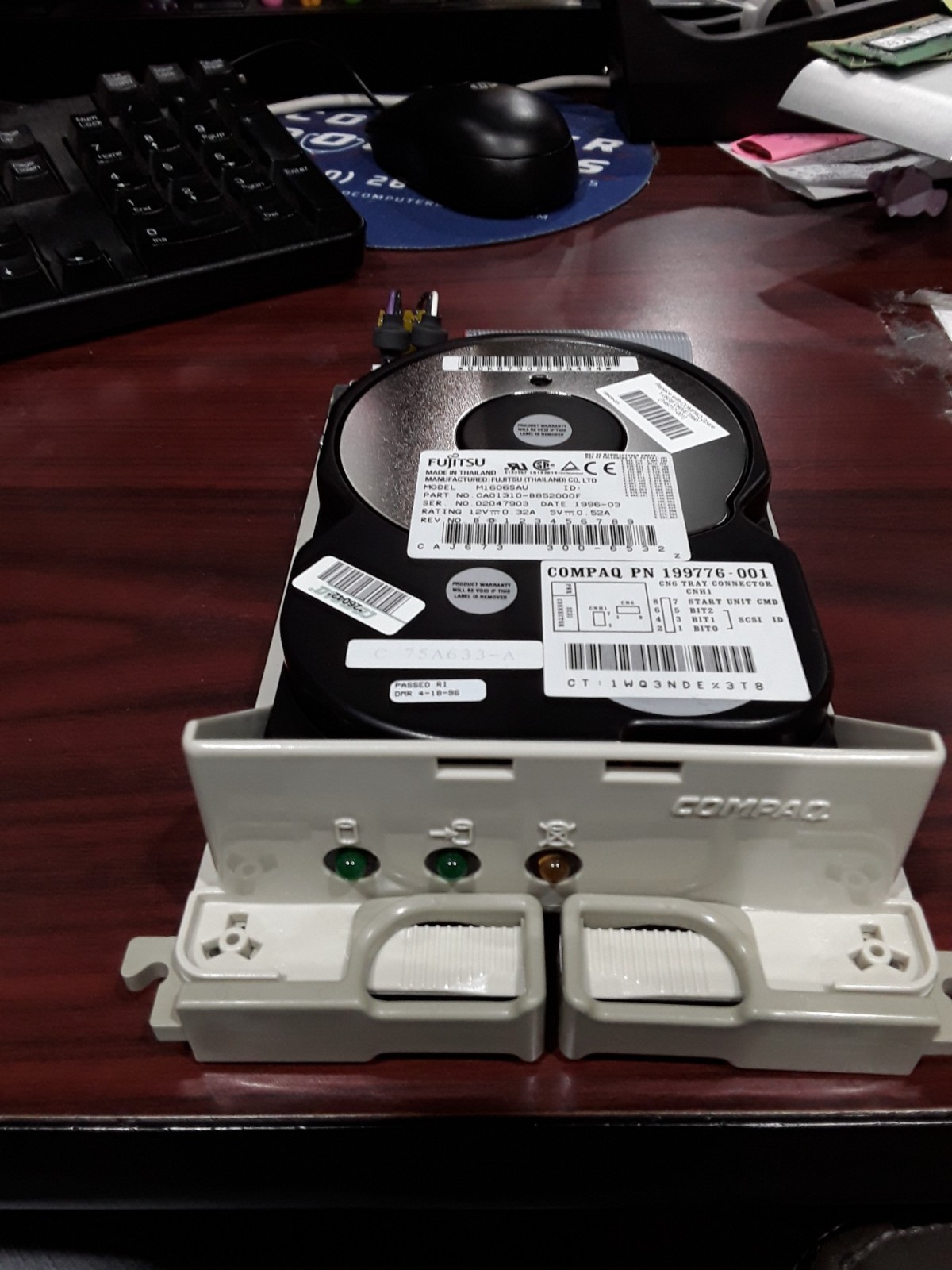 NEW NOS Compaq 199776-001 SCSI 1GB Hard Drive w/Hot-sway tray Fujitsu M1606SAU
