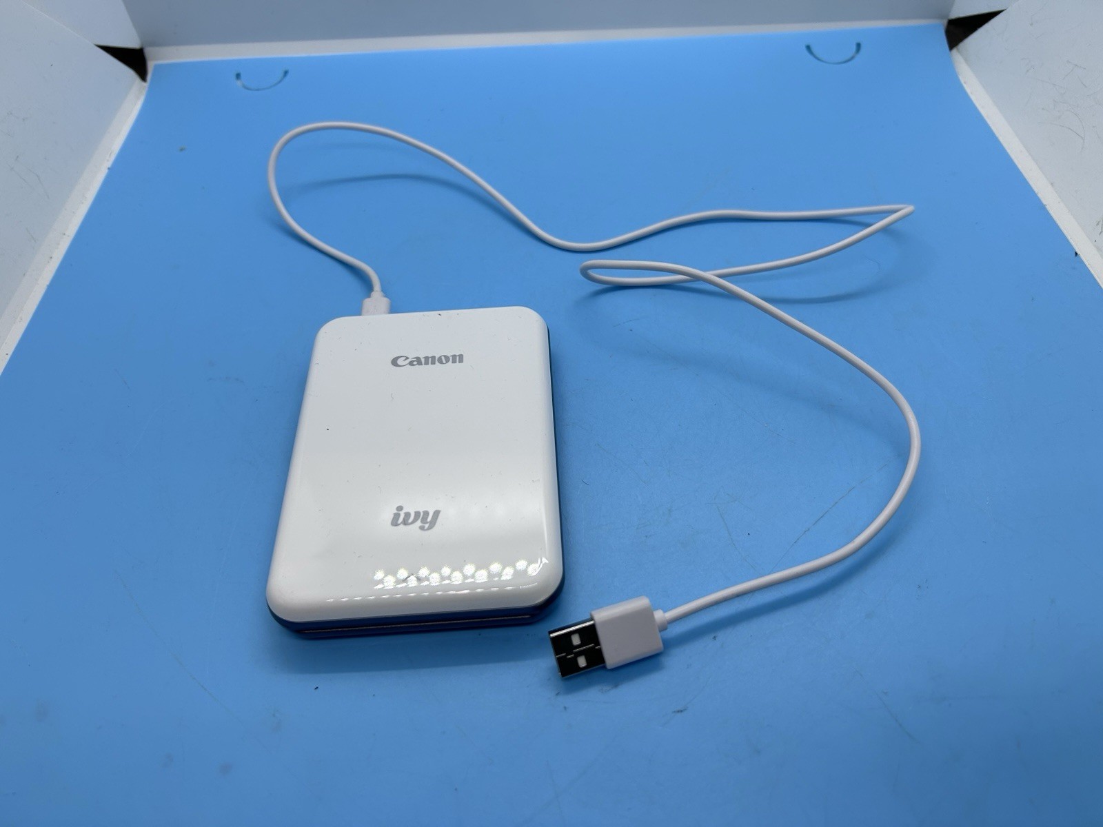 Canon Ivy Mini Mobile Photo Printer w/ Cord. White PV-123