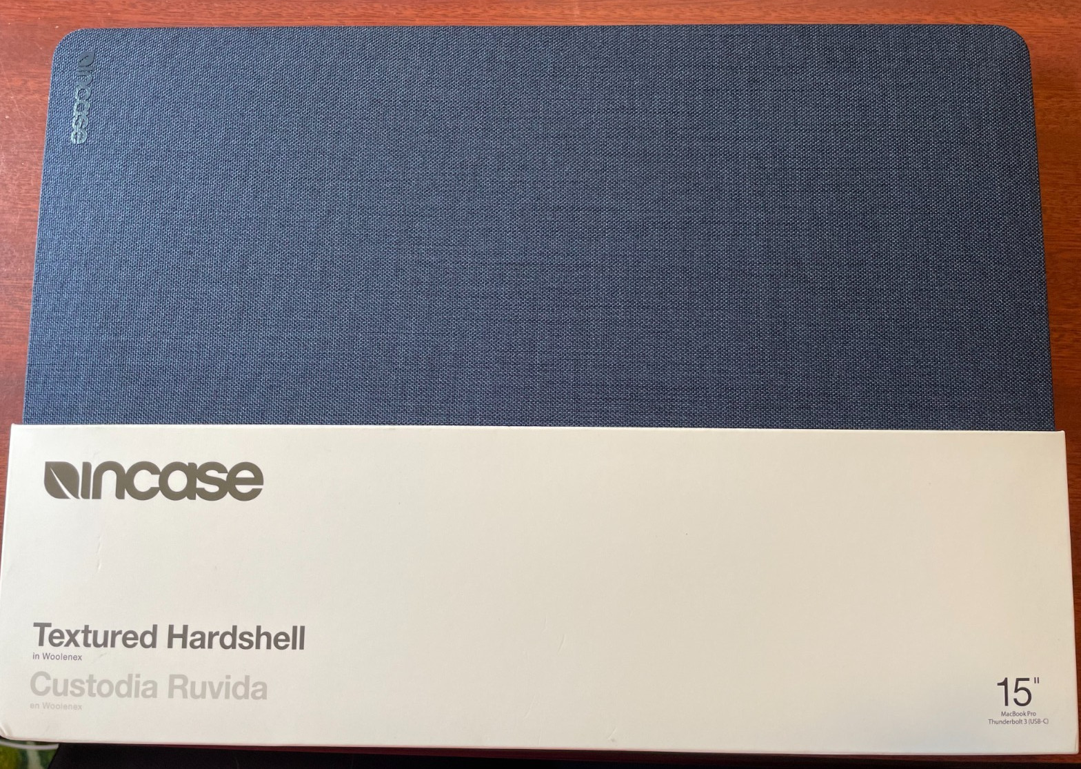 New Incase Textured Hardshell Case for 15" MacBook Pro Cobalt INMB200547-CBT