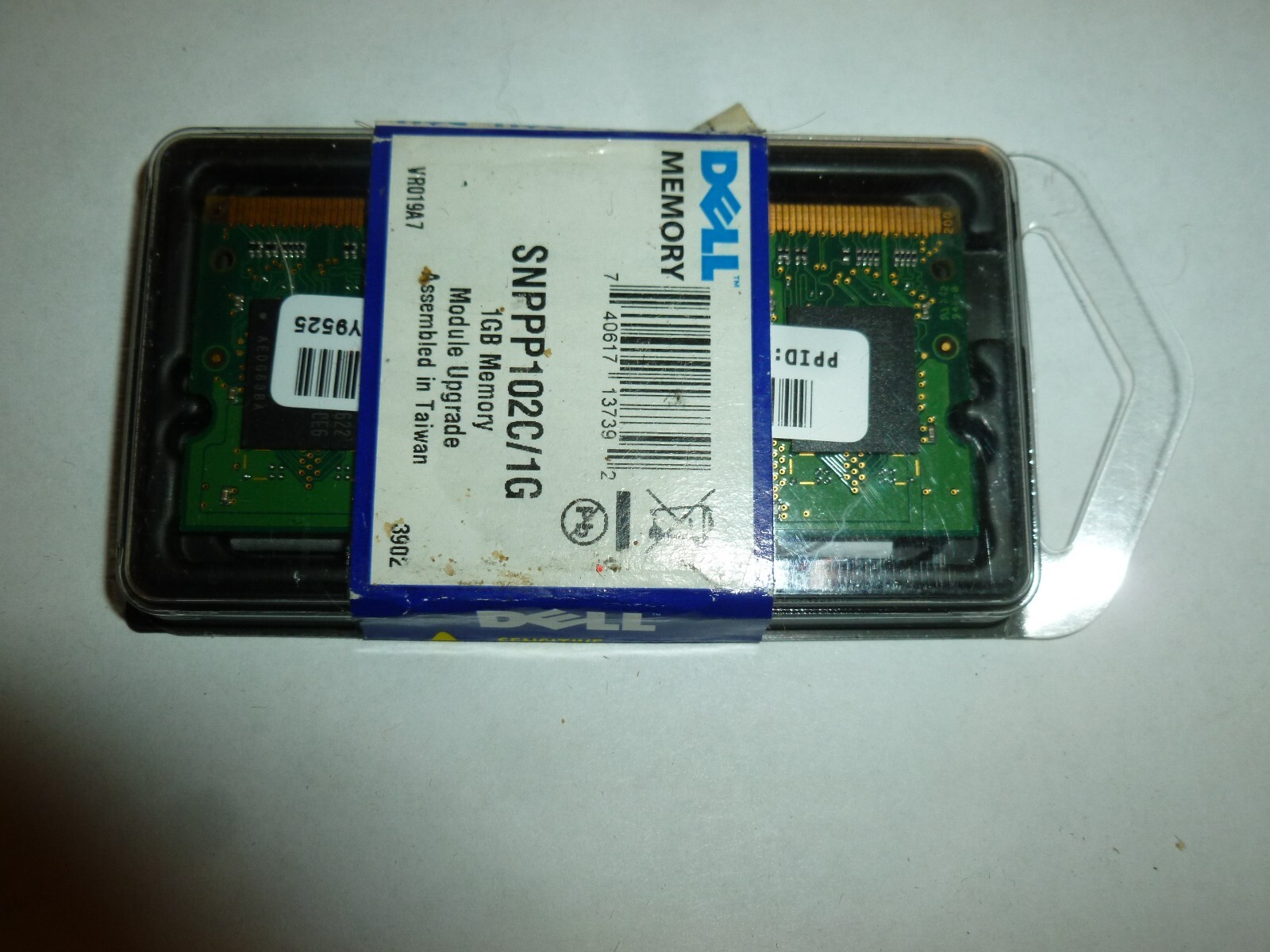 Dell PC2-6400 1 GB Memory Module Upgrade (SNPPP102C/1G)