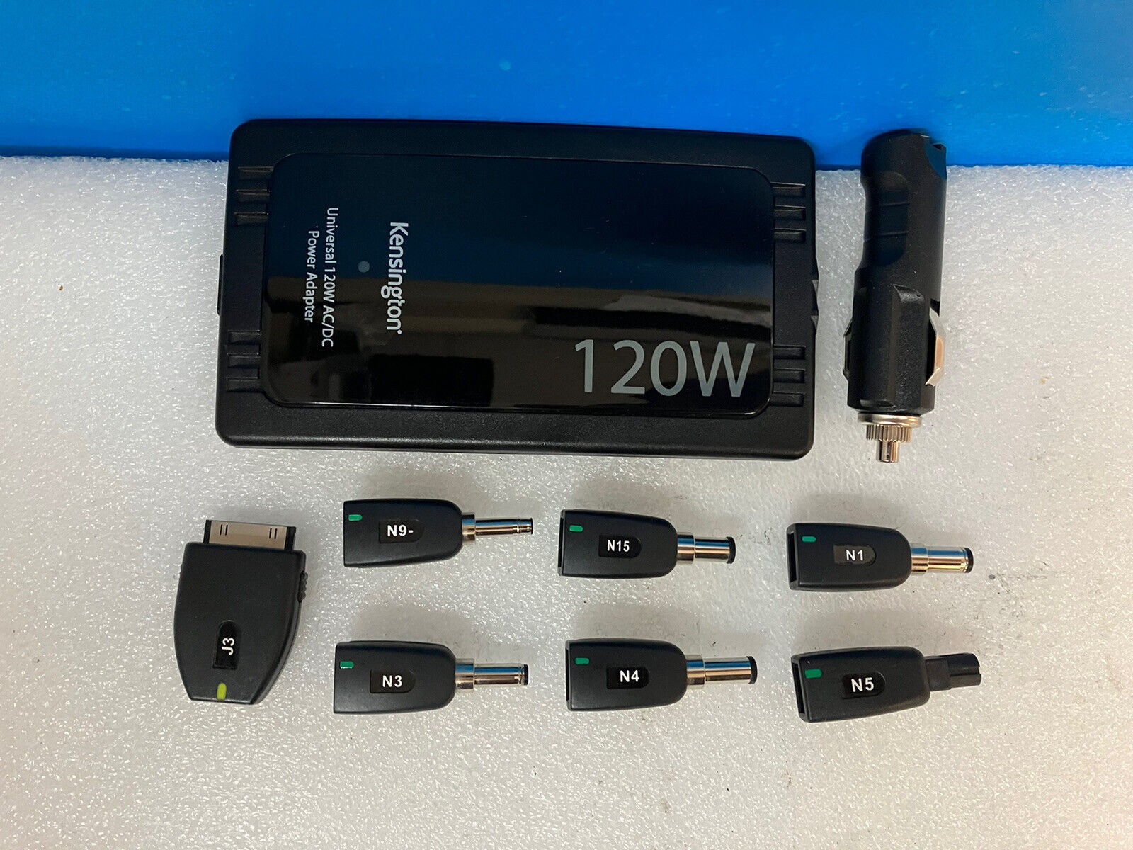 ~ Kensington Ultra Portable Universal 120W DC Power Supply Adapter Kit With Bag