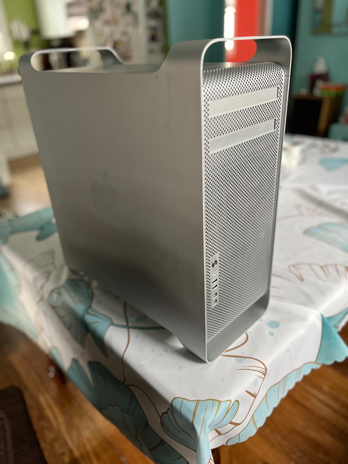 Mac Pro 2012 5,1 Xeon 3.06 12 core, 480 Gb SSD, 2 Tb storage, 32 Gb RAM