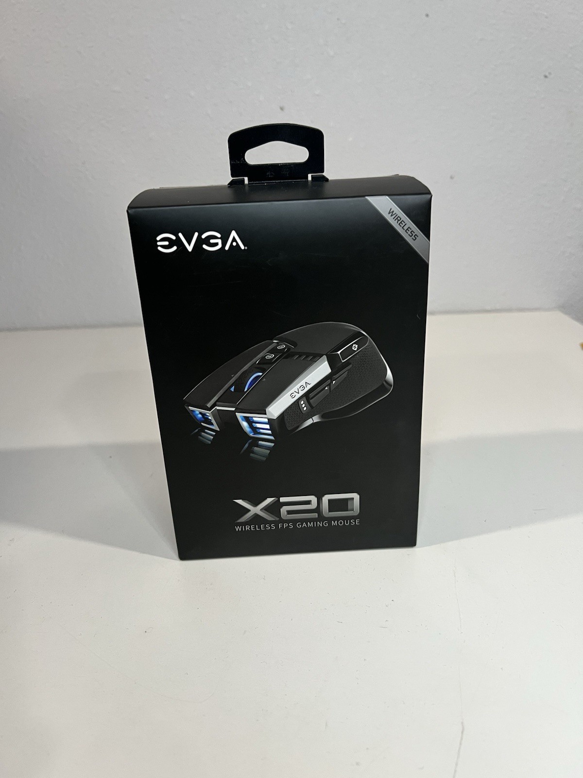 EVGA X20 WIRELESS FPS 10 BUTTON 16000 DPI GAMING MOUSE 903-T1-20GR-KR - GRAY