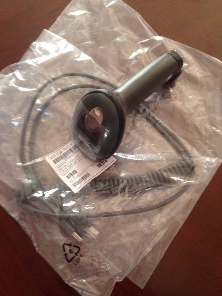 Brand New Symbol Motorola  LS4208-SBZU0100ZR Kit, LS4208-SR20007ZZR w USB Cable