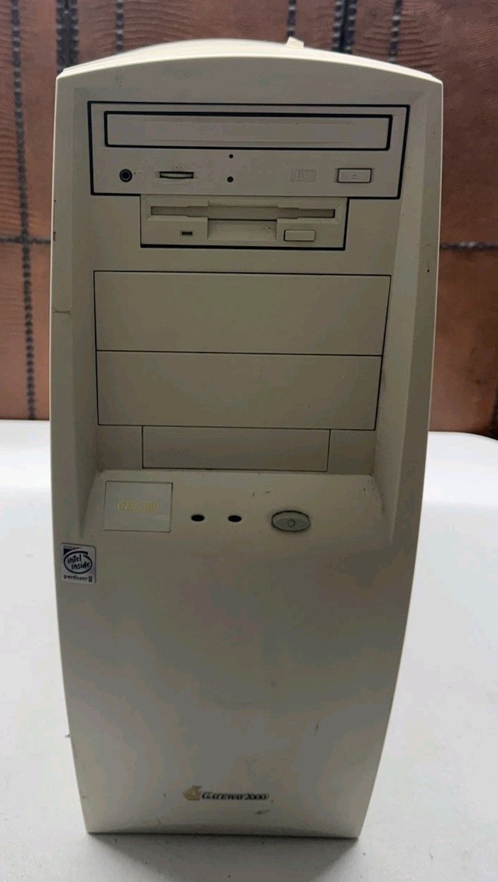 Gateway GP6-300 MMX Intel Pentium II Powers On
