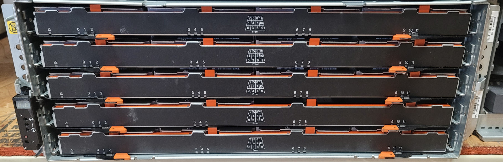 Netapp DS460C Array Shelf w/ 60x 3.5 Hard Drive Bays,2x IOM12 Controllers,2 PSU