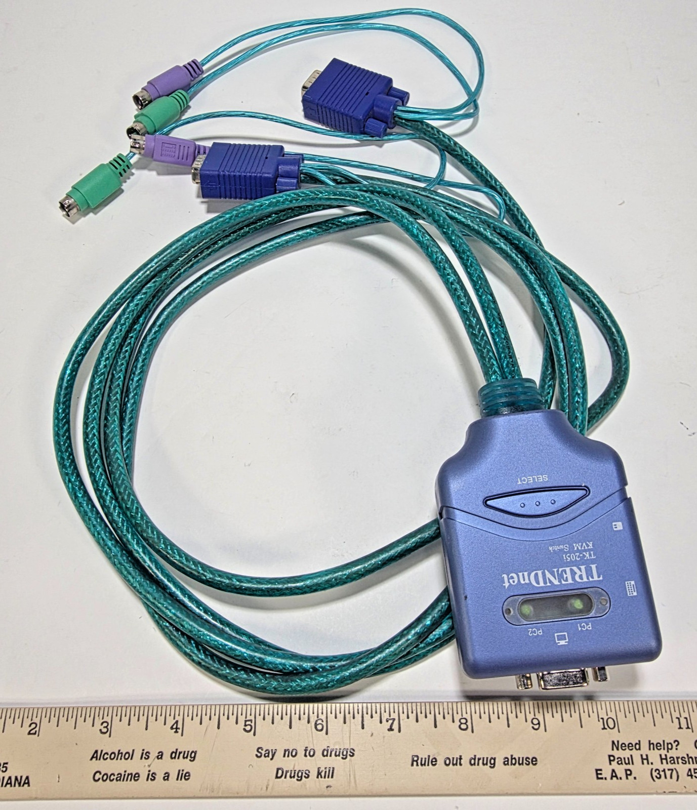 TRENDnet TK-205i 2-Port PS/2 KVM Switch VGA Keyboard Mouse Integrated Cables