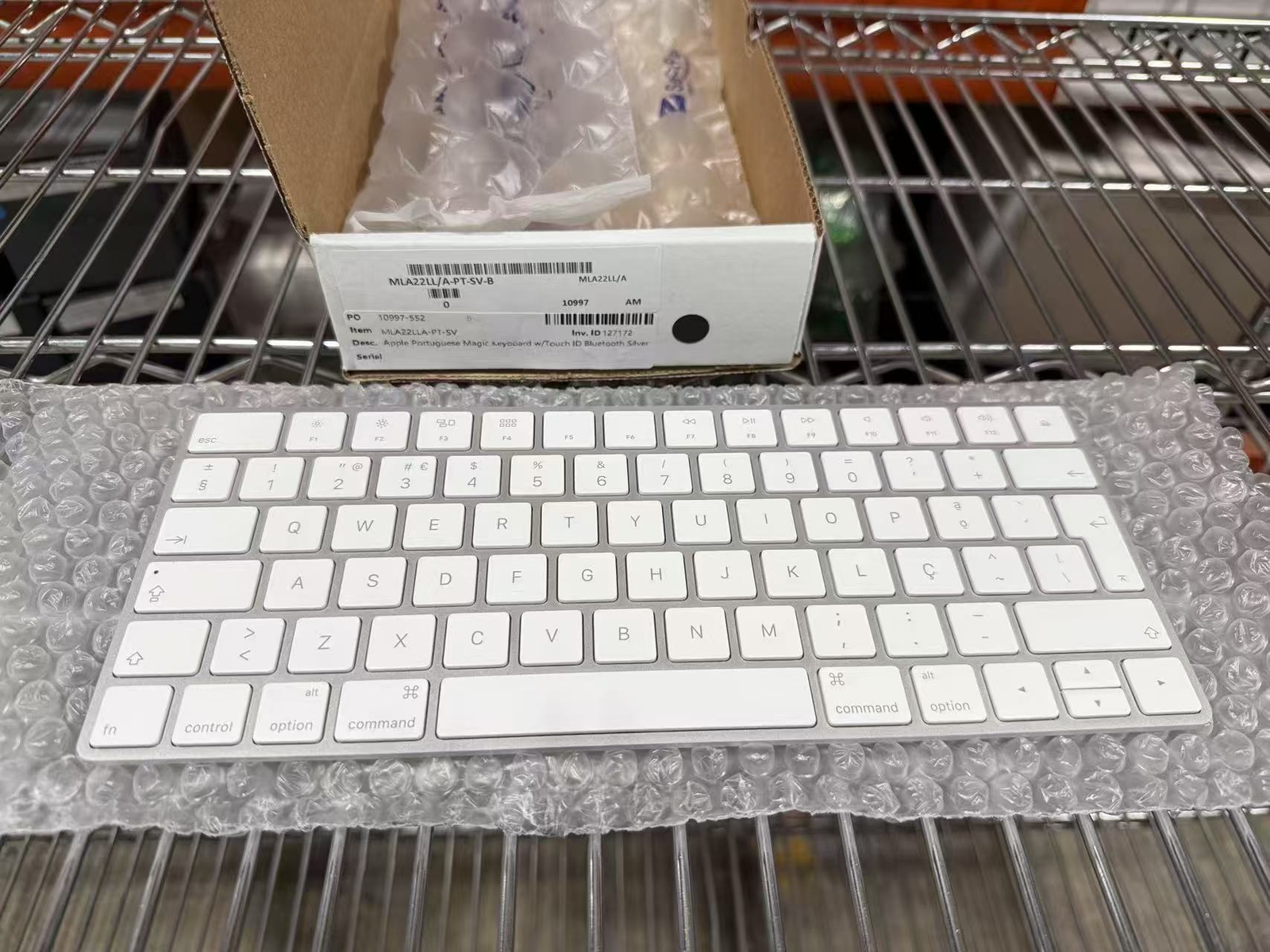 Wireless Magic Keyboard Kazakh/Czech/Chinese Euro/Slovak/Portuguese MLA22LL/A