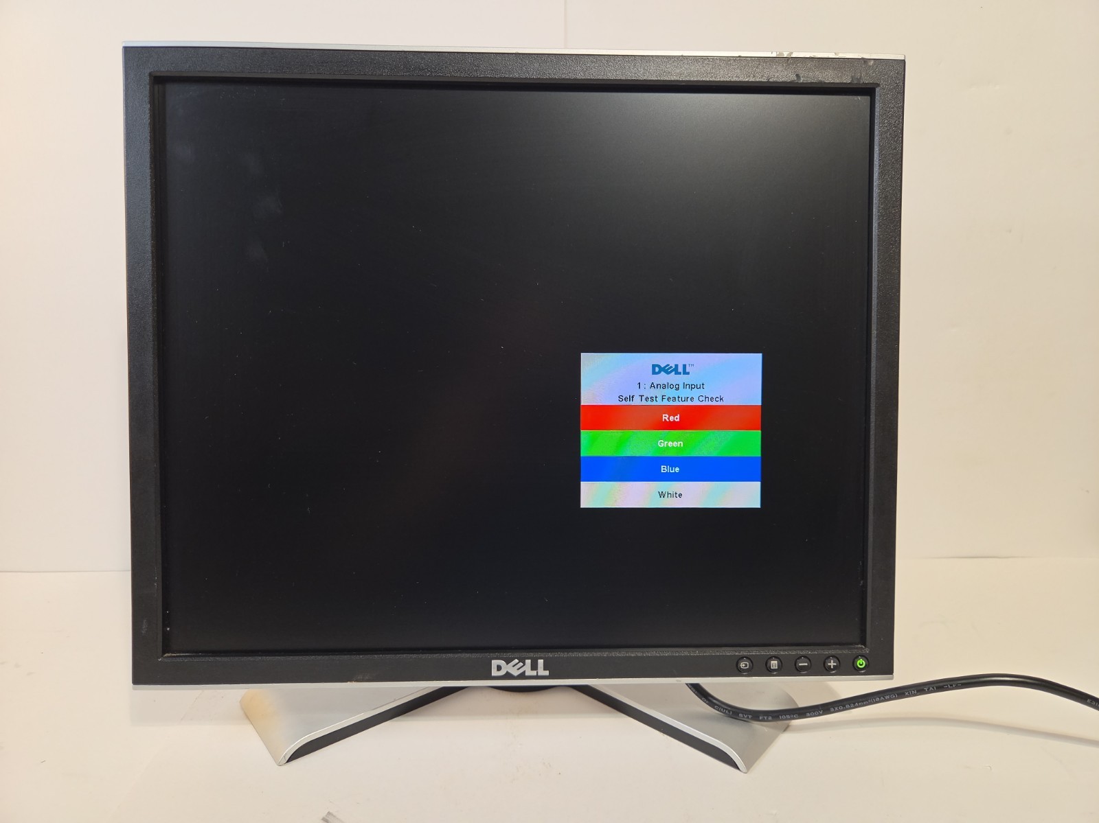 Dell 1907FPT Flat Panel with stand 19" Tested