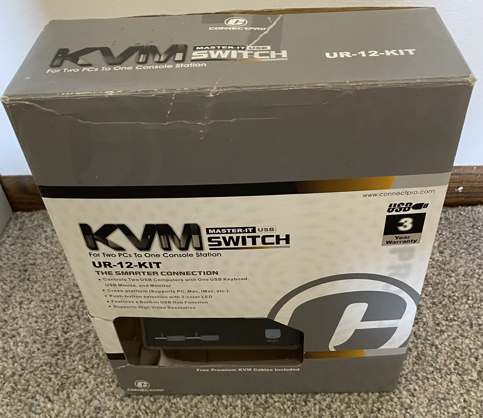 Master-It USB KVM Switch UR-12-KIT Connectpro  w/ 2 in 1 Video Cable