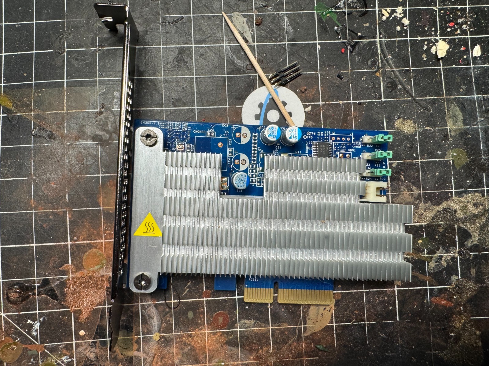 HP PCIe SAS (Serial Attached SCSI) / RAID controller card
