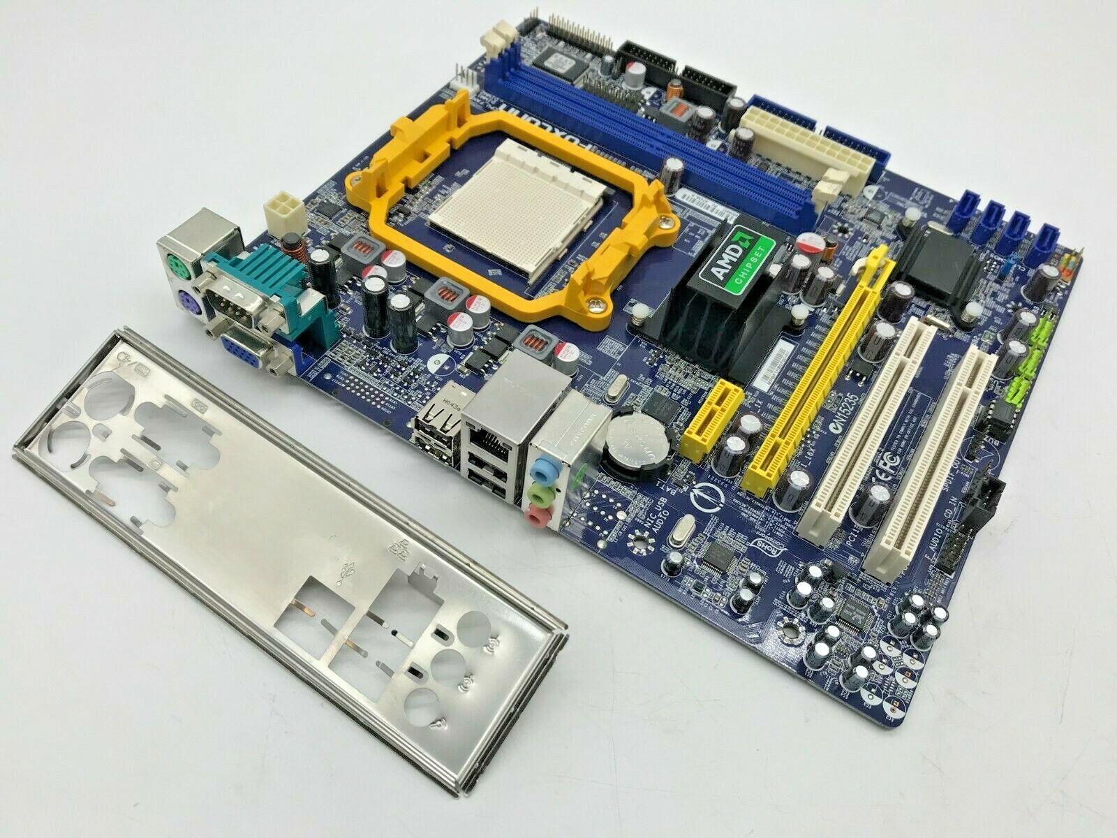 Foxconn A74ML-K DDR2 - microATX - Socket AM2/AM2+ - with I/O Shield #M1190