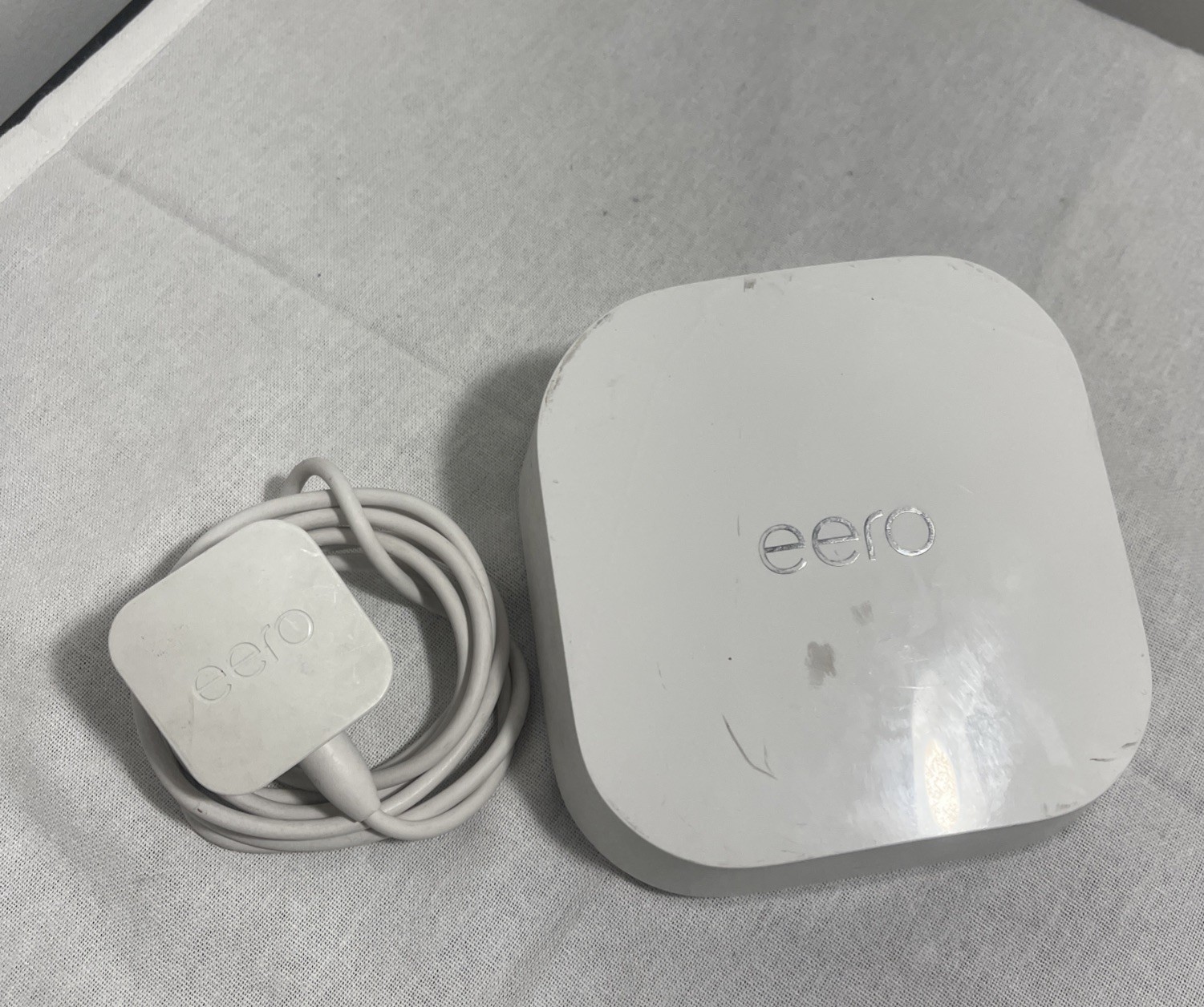 eero 7 Dual Band WiFi 7 PA10001 Mesh WiFi Router POWER ON UNTESTED FULLY