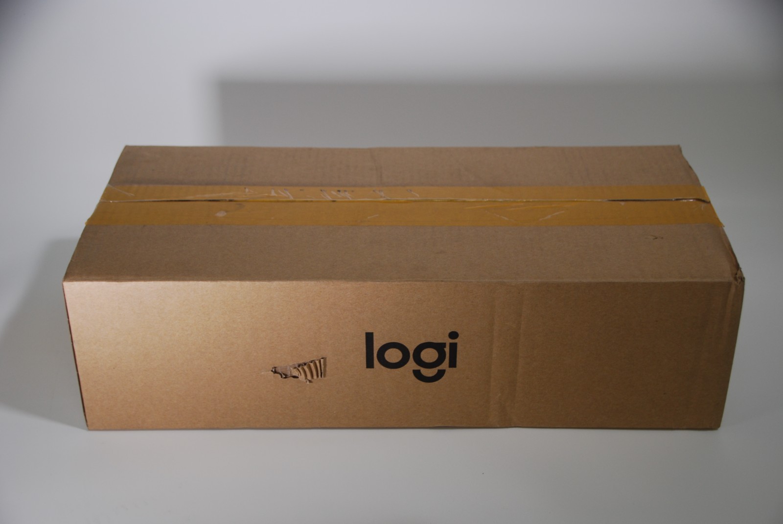 Logitech-Mk220 - Wireless Keyboard and Mouse Combo SPANISH LAYOUT case of 4