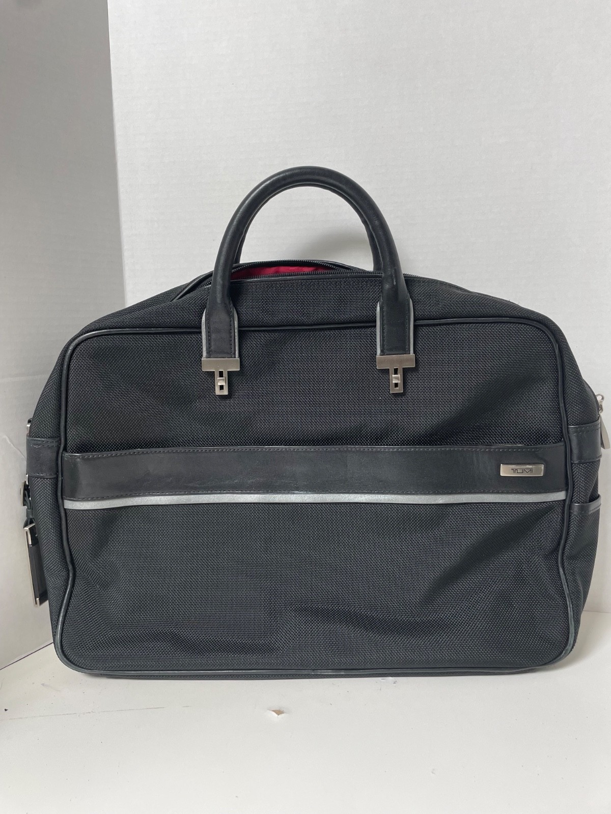 🍒TUMI ELEMENTS Computer laptop briefcase Black w/ striking RED inside