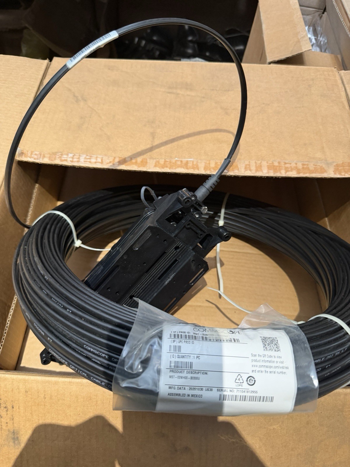 COMMSCOPE MST-02MH00-B0300U FIBER OPTIC MULTIPORT SERVICE TERMINAL 2PT 2XN 300'