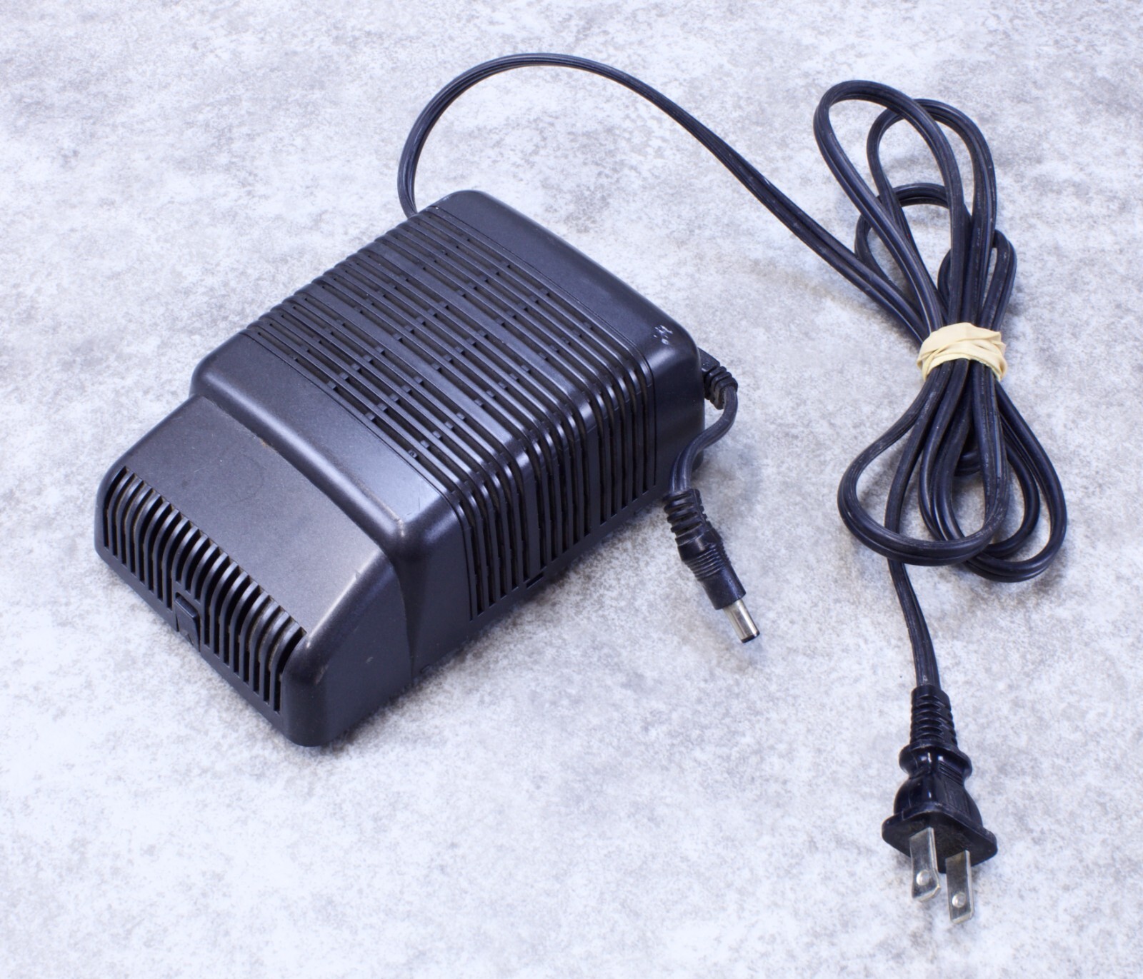 Funai Ac Adapter FC5TRC1 Input AC120V 60Hz 31W Output DC18V 1300mA