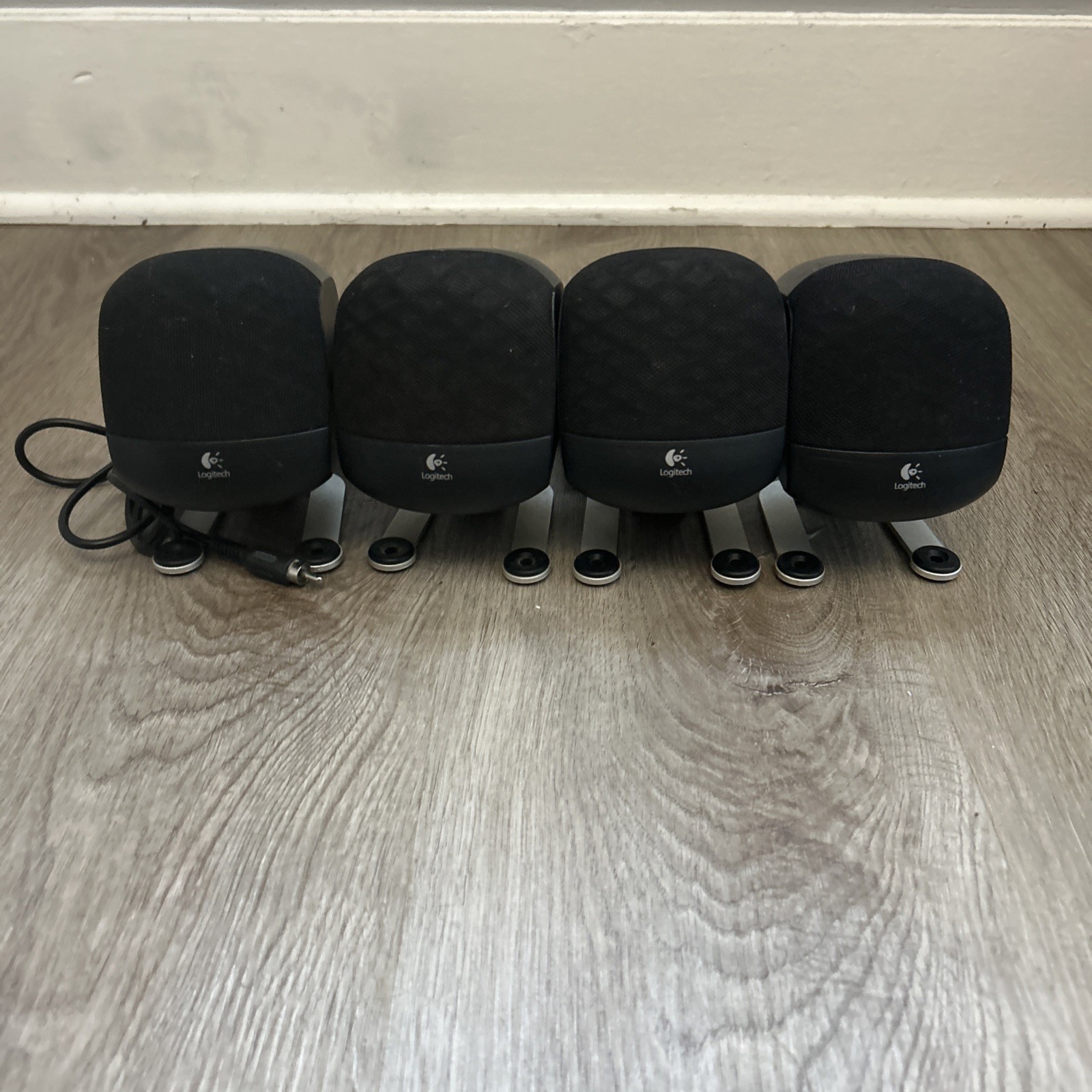 Logitech Z-640 Computer Satellite Speakers Set of 4 Front Back L/R Wired Tested