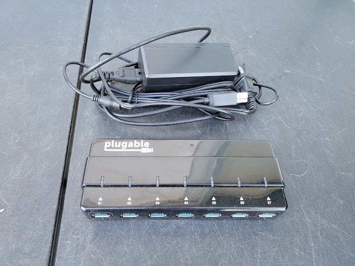 Plugable USB 3.0 7-Port Hub USB3-HUB7-81X Charging Powered Desktop Black
