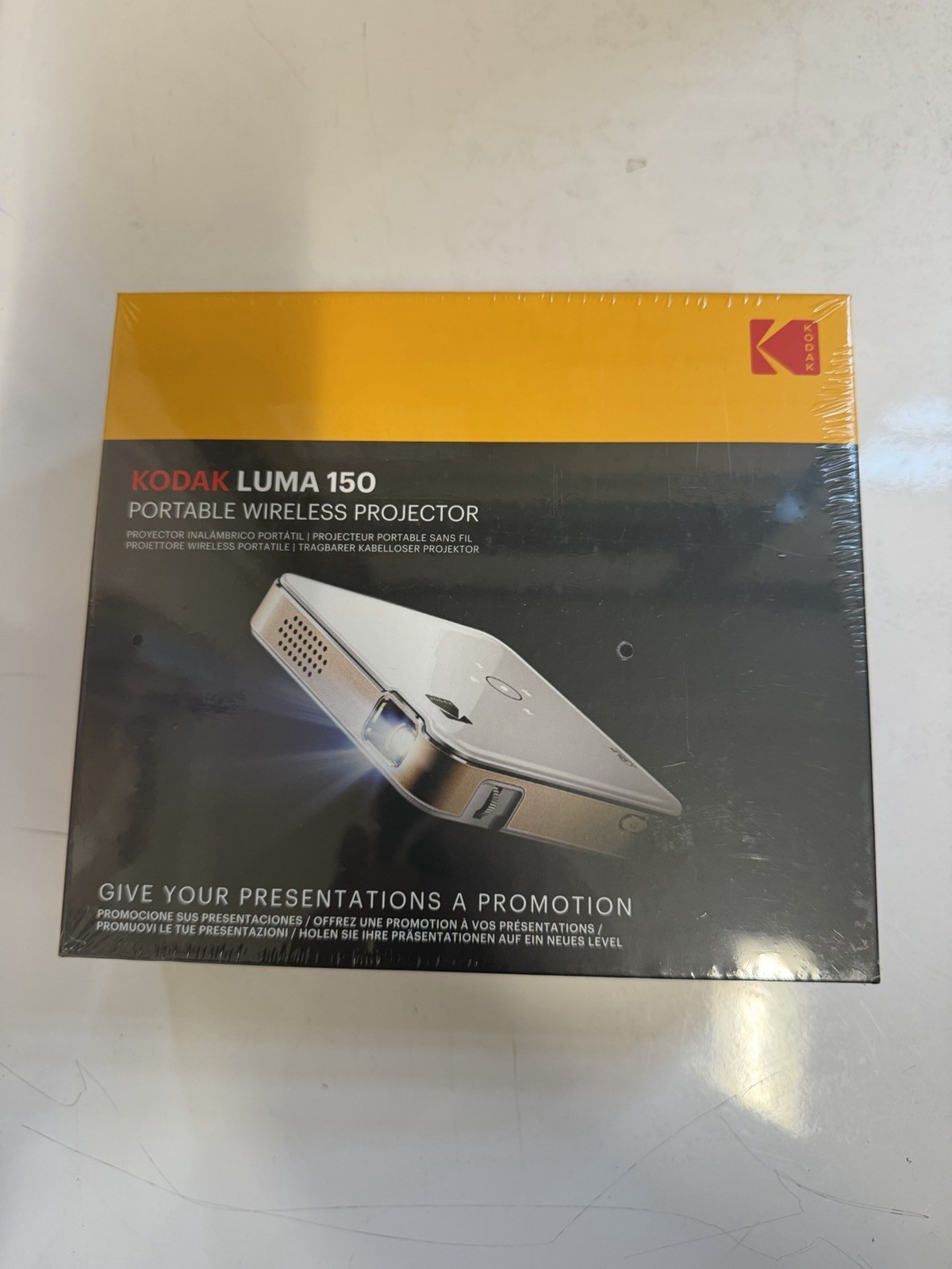 Kodak Luma 150 Portable Projector - Wireless Portable Type New Sealed Plastic