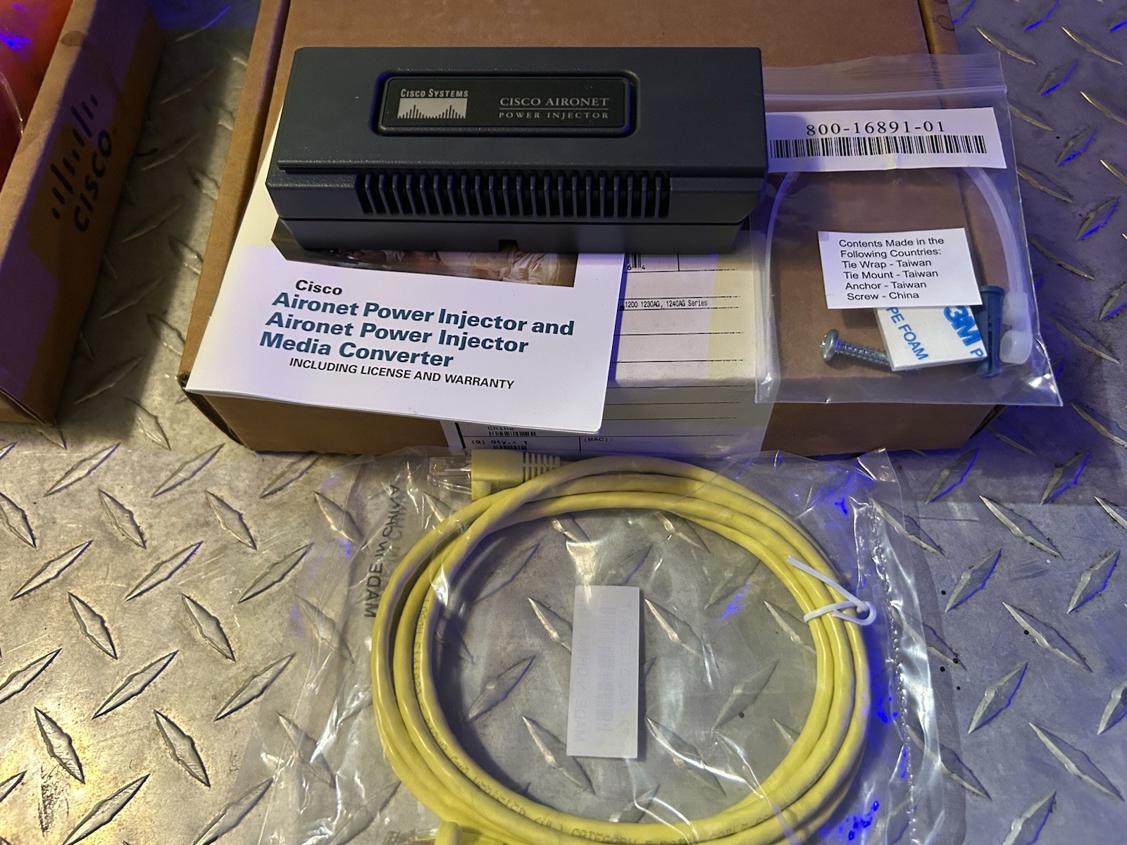 Cisco Aironet Power Injector  AIR-PWRINJ3 - 345
