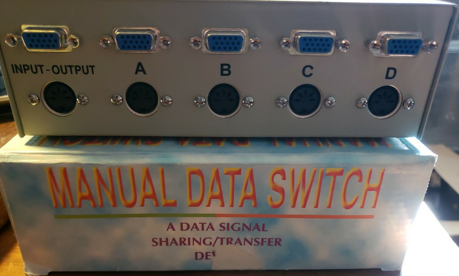 Manual data switch (SW-6h156-4) 4-Ports External Monitor/keyboard switch