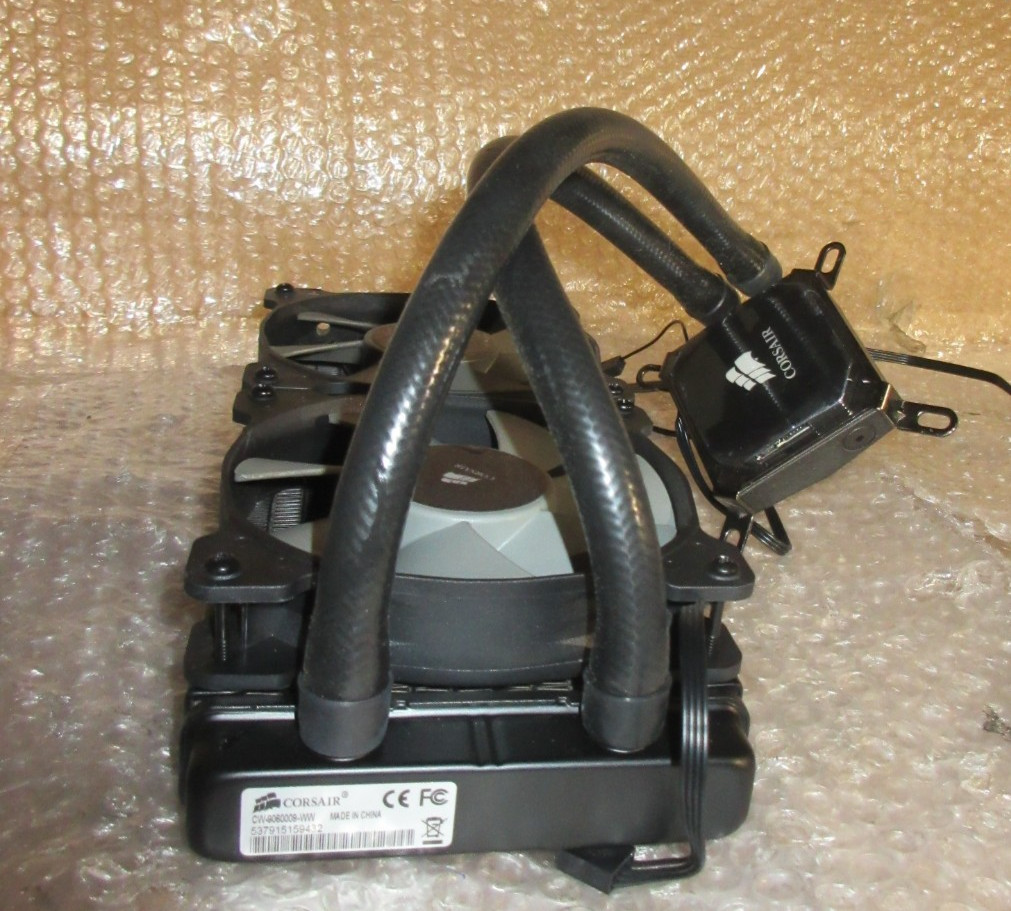 Corsair CW-9060009-WW CPU Radiator & fan