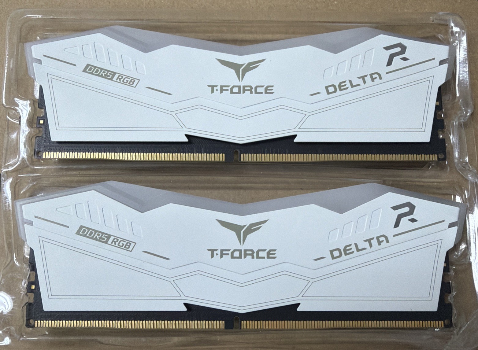 TEAMGROUP T-Force Delta RGB Desktop Memory RAM 32GB 2x16GB DDR5 6400MHz