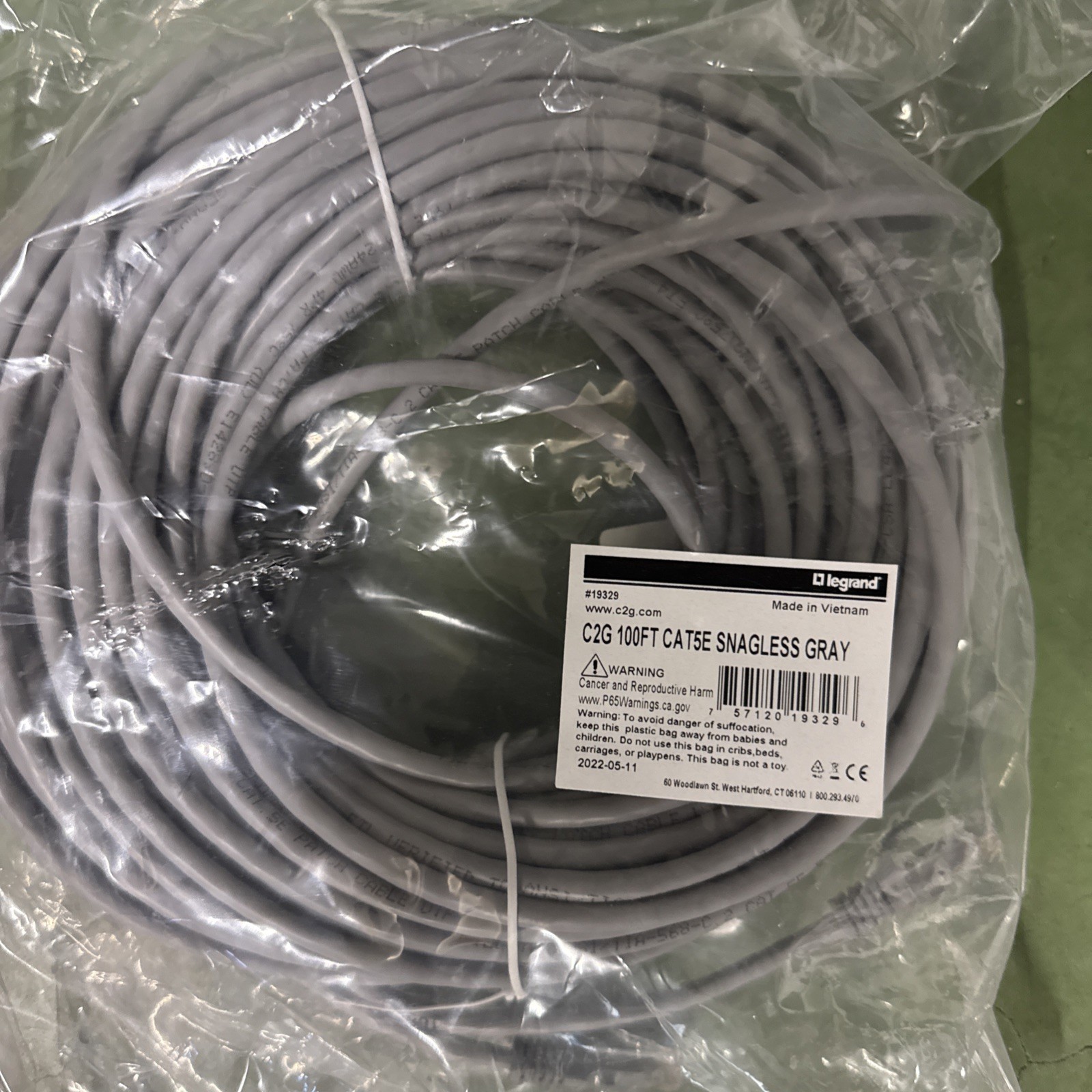 100ft (30.5m) Cat5e Snagless Unshielded (UTP) Ethernet Network Patch Cable-C2G