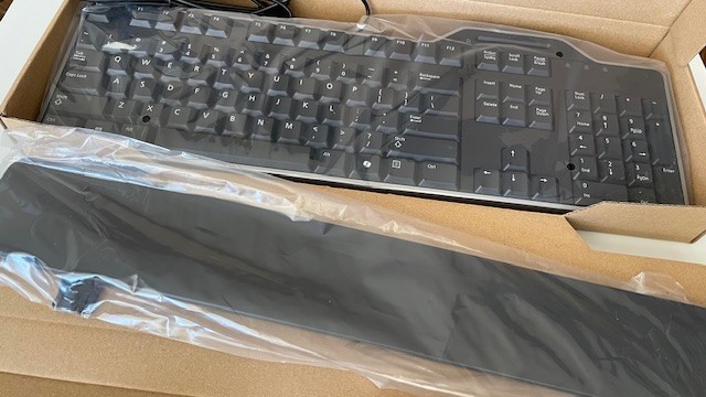 DELL Keyboard USB Wired Model:KB813t Black KB813-BK-US -NEW