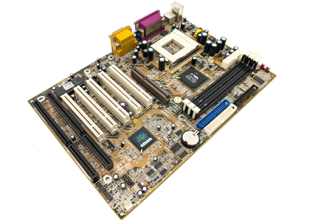 Untested Soyo SY-7VBA133 Motherboard Socket 370 Rare