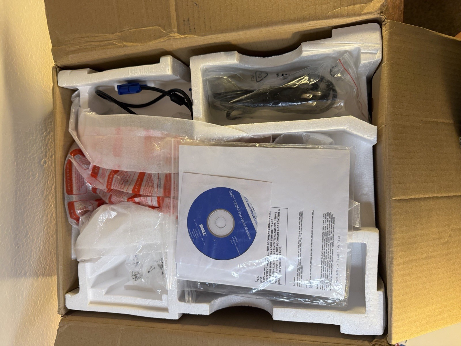 MONITOR AND STAND -  Dell 1908-WFP 1908WFP Open Box