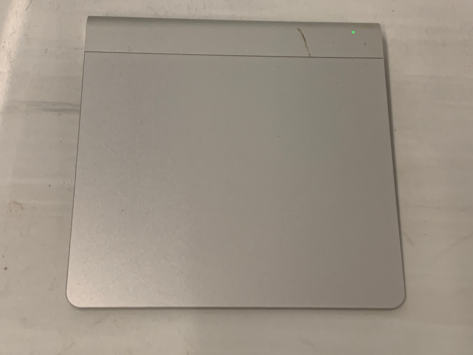Apple Magic Trackpad A1339 Wireless Bluetooth Multi-Touch Silver Aluminum Mac