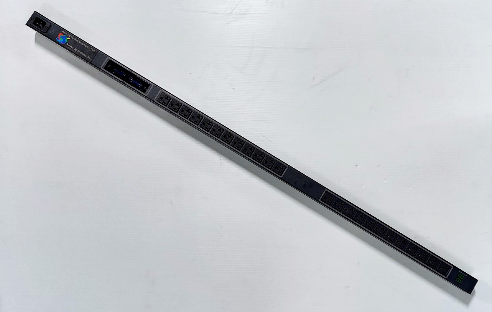 Server Technology C-24V1-C20M Sentry Metered Gabinet Distribution Unit