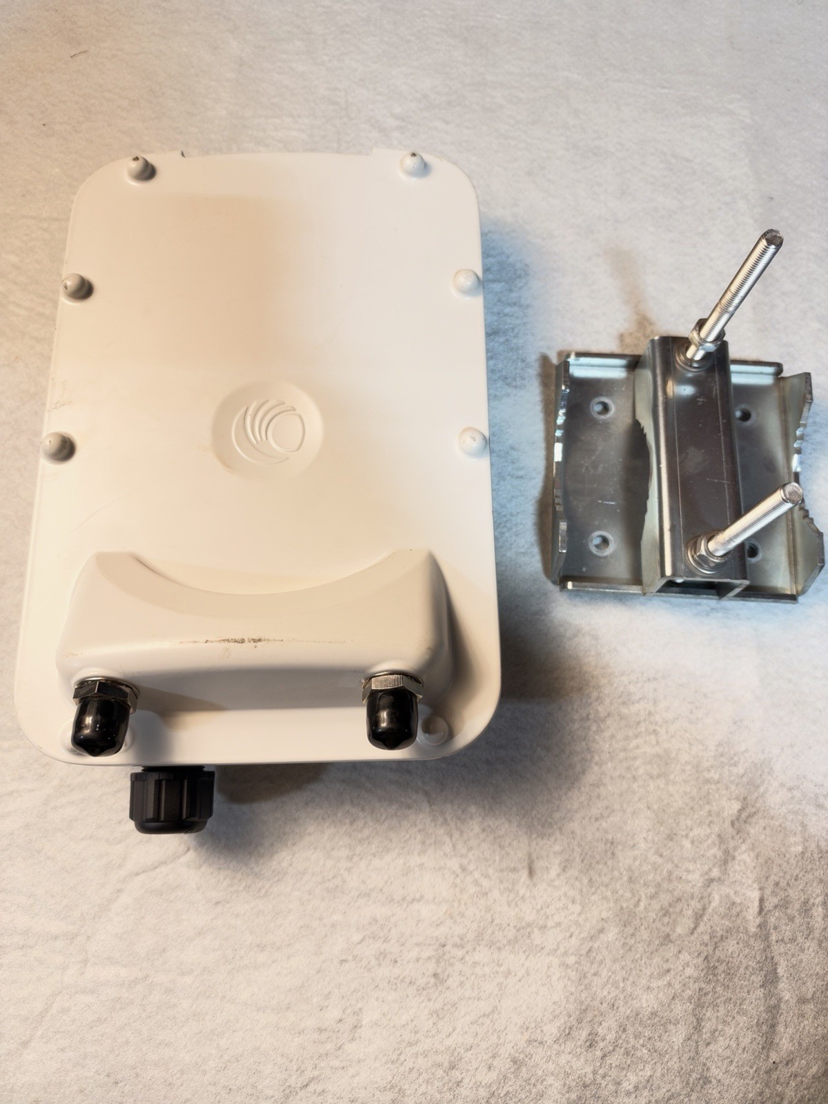 Cambium Networks PTP 550 5GHz Point-to-Point Backhaul Radio w/ Mounting Bracket