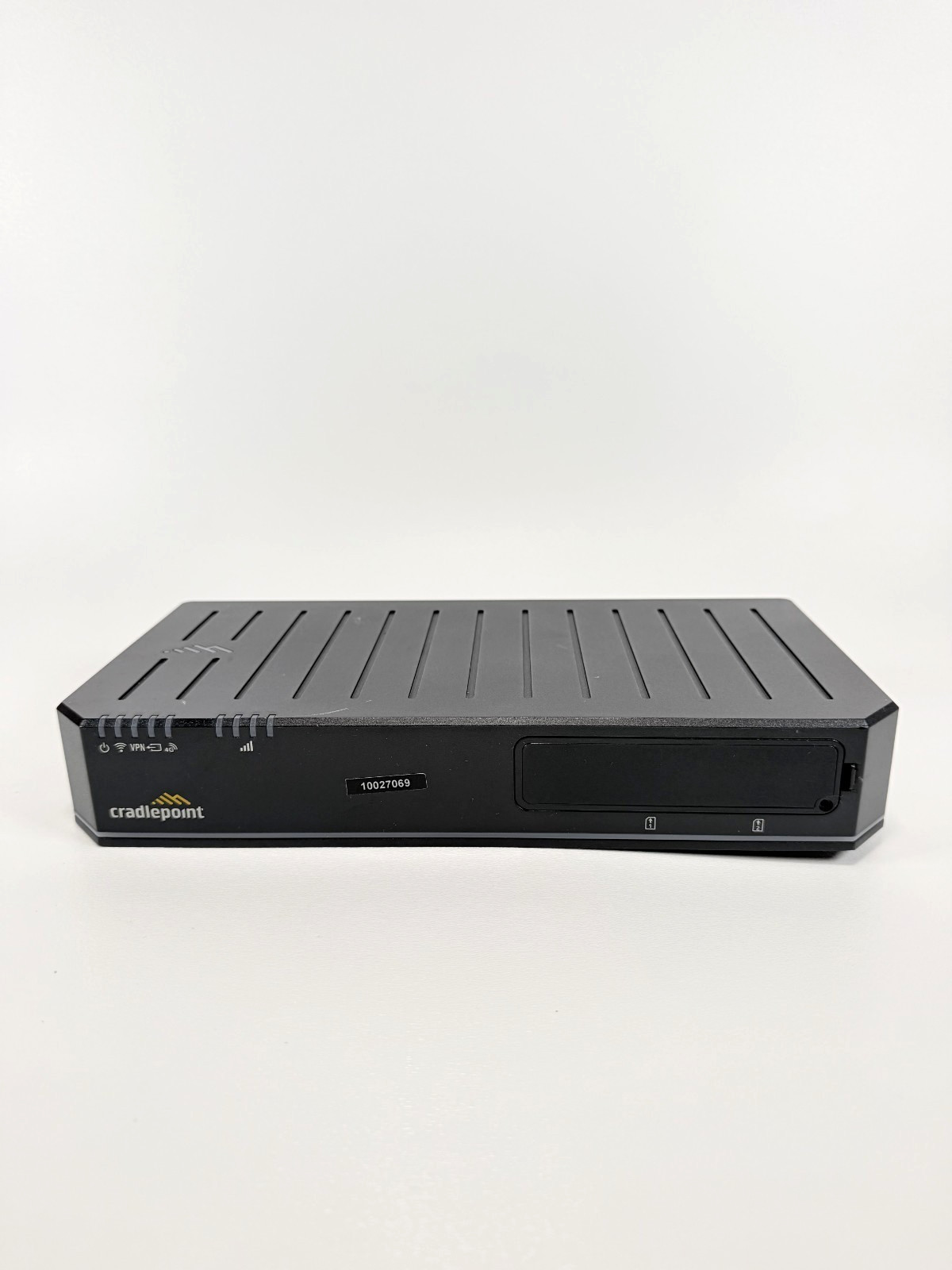 Cradlepoint E300 4G/5G E300-C18B Wireless Router Works No Ac Adapter Ships Fast