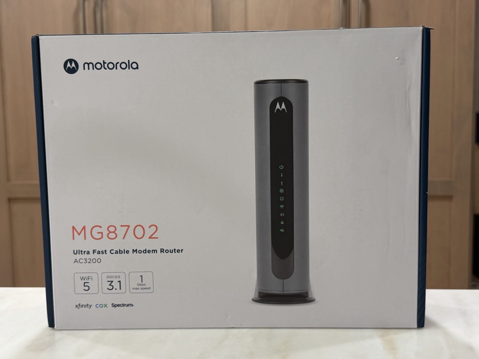 Motorola MG8702 DOCSIS 3.1 Cable Modem WiFi Router AC3200 Gigabit Brand New