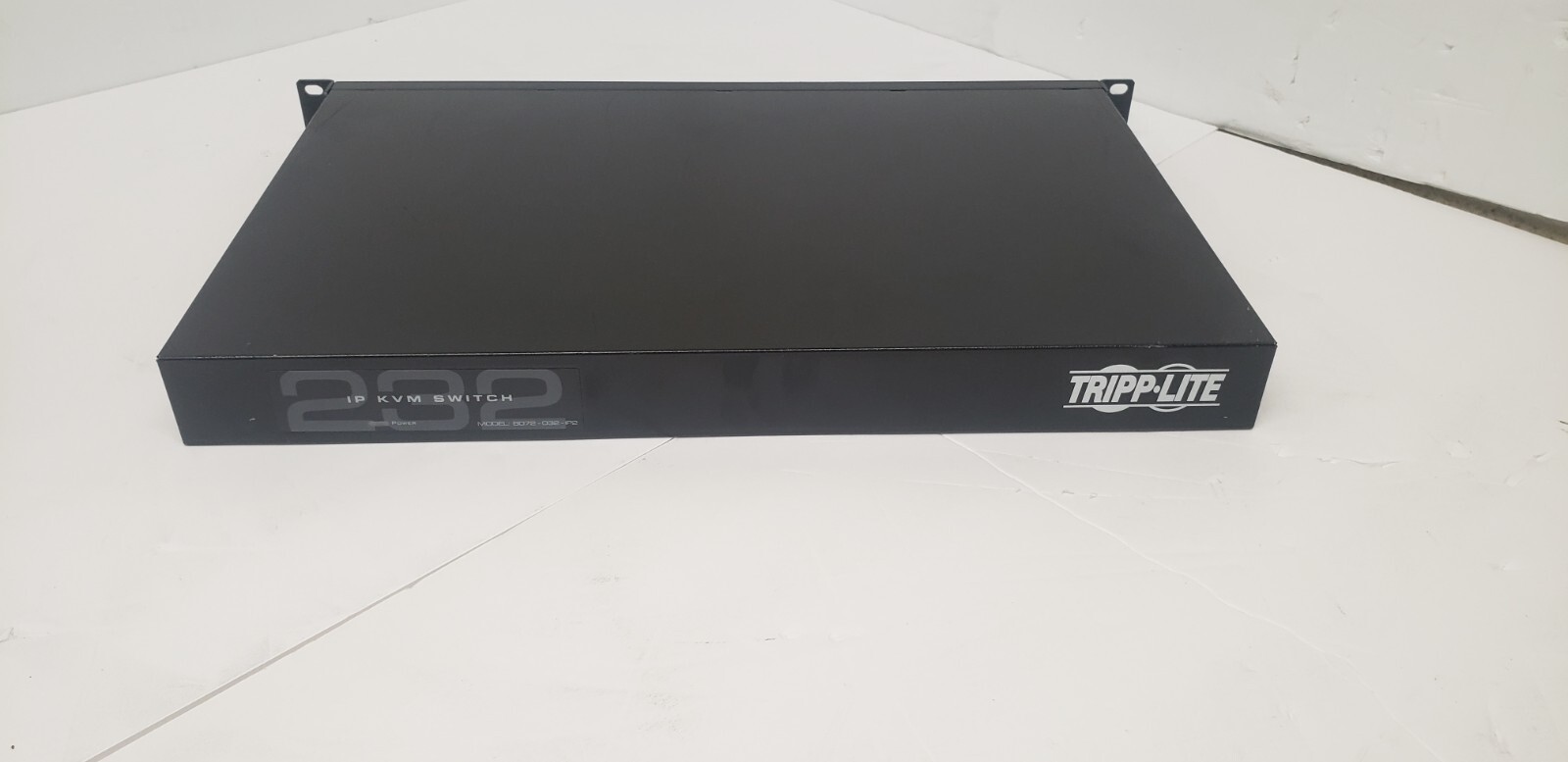 Tripp Lite NetCommander 32-Port Cat5 KVM over IP Switch AG-0099 B072-032-IP2