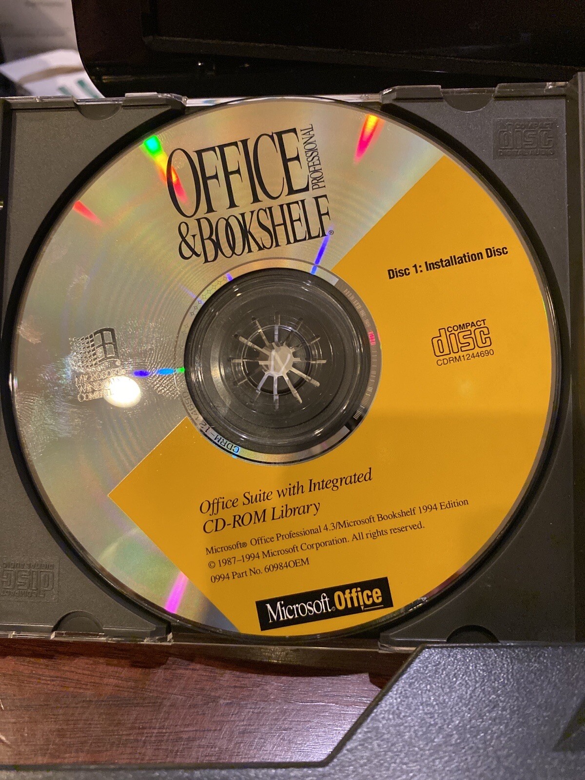 BRAND NEW UNUSED MICROSOFT OFFICE AND BOOKSHELF PROFESSIONAL 2CDs. VINTAGE.