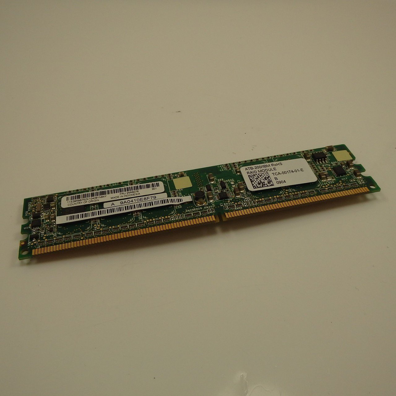 IBM ServeRAID 8-channel SAS Controller - 25R8076