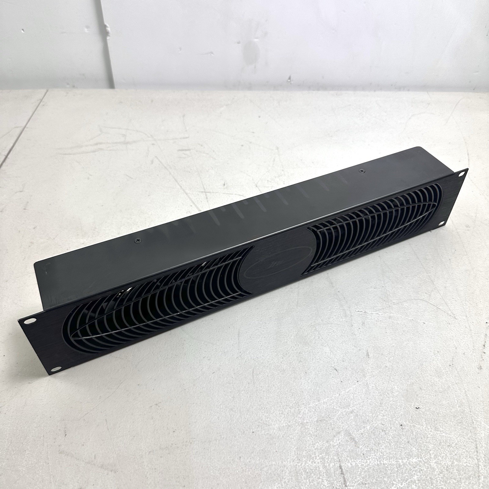 MIDDLE ATLANTIC UQFP-4RIS Ultra Quiet Fan Panel / BLK TESTED WORKS