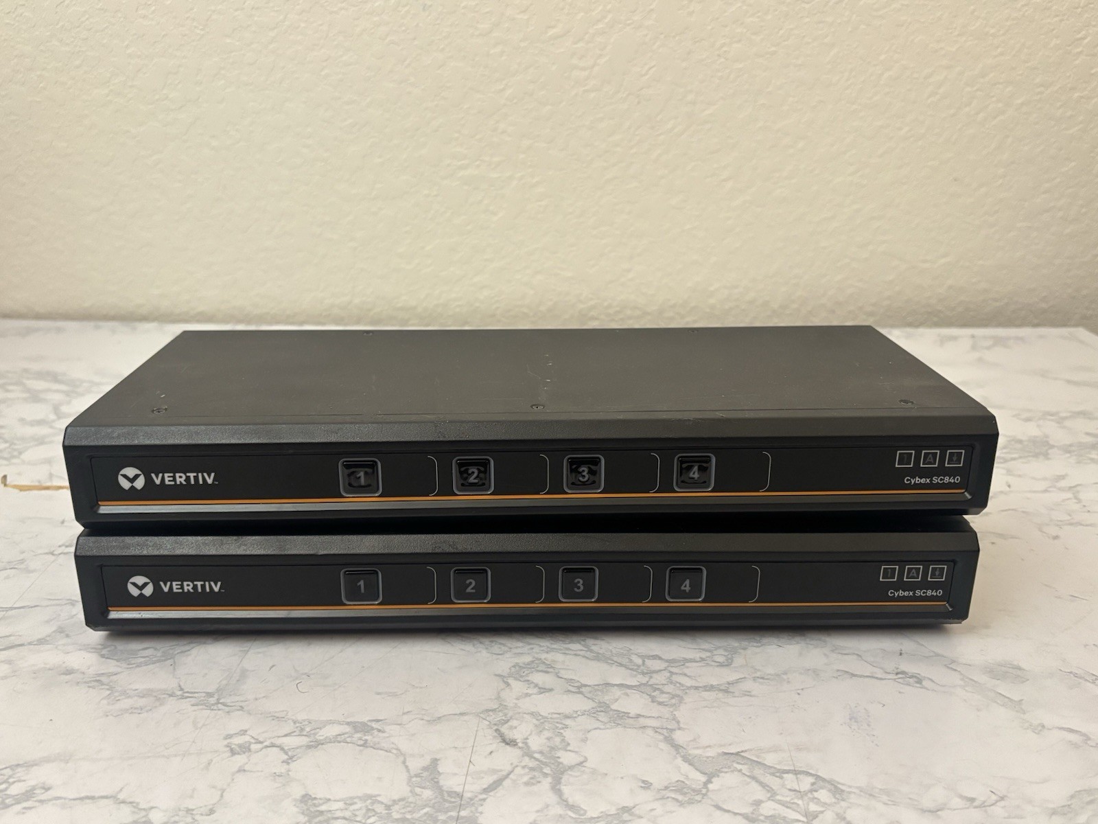 Vertiv Cybex SC840 SC 4-port DVI-I Secure KVM Switch 520-935-501 Lot Of 2