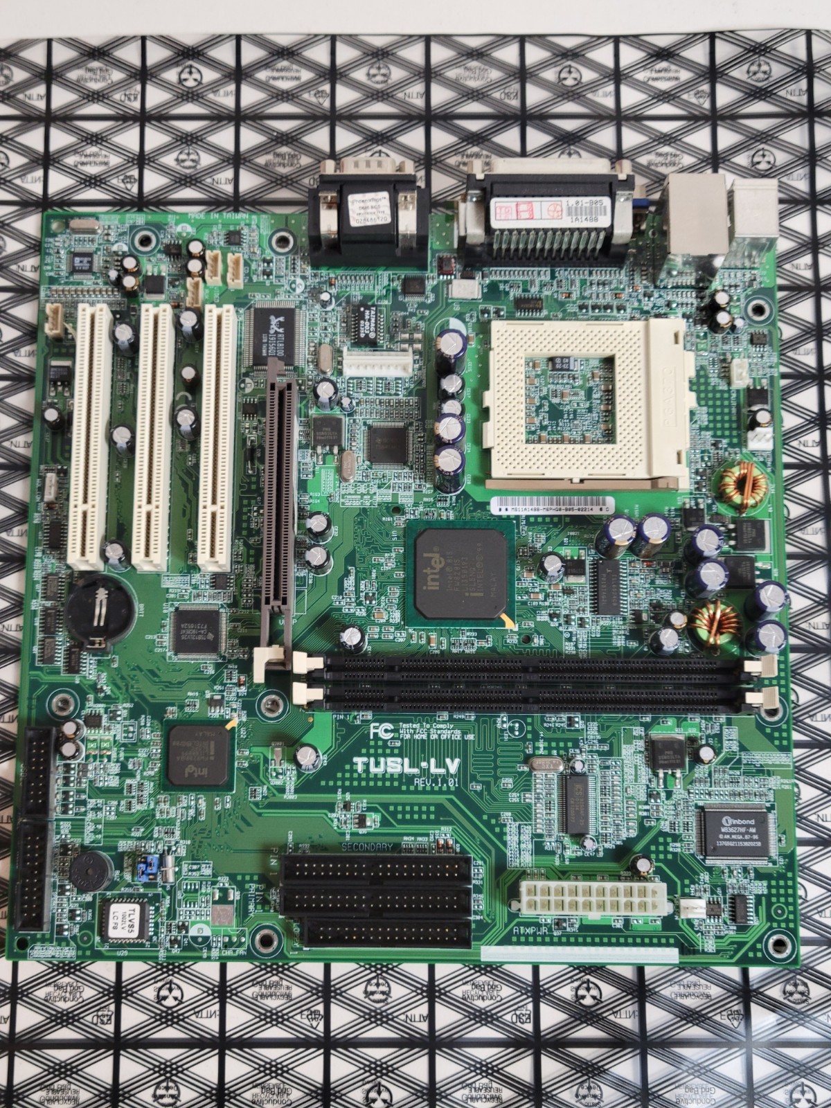 ASUS TUSL-LV Socket 370 Micro ATX Motherboard Intel 815E Vintage PC Tested
